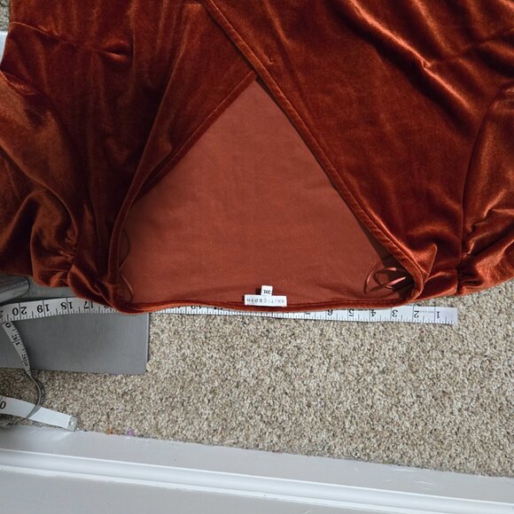 Sz 3XL Baltic Born Meghan Velour Wrap Gown in Rust - Picture 5 of 11